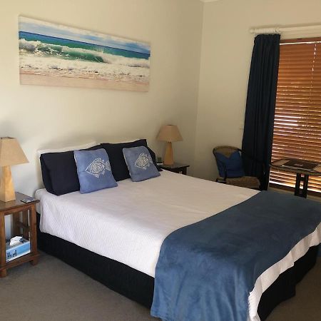 Beachhouse Bed And Breakfast Redcliffe Extérieur photo