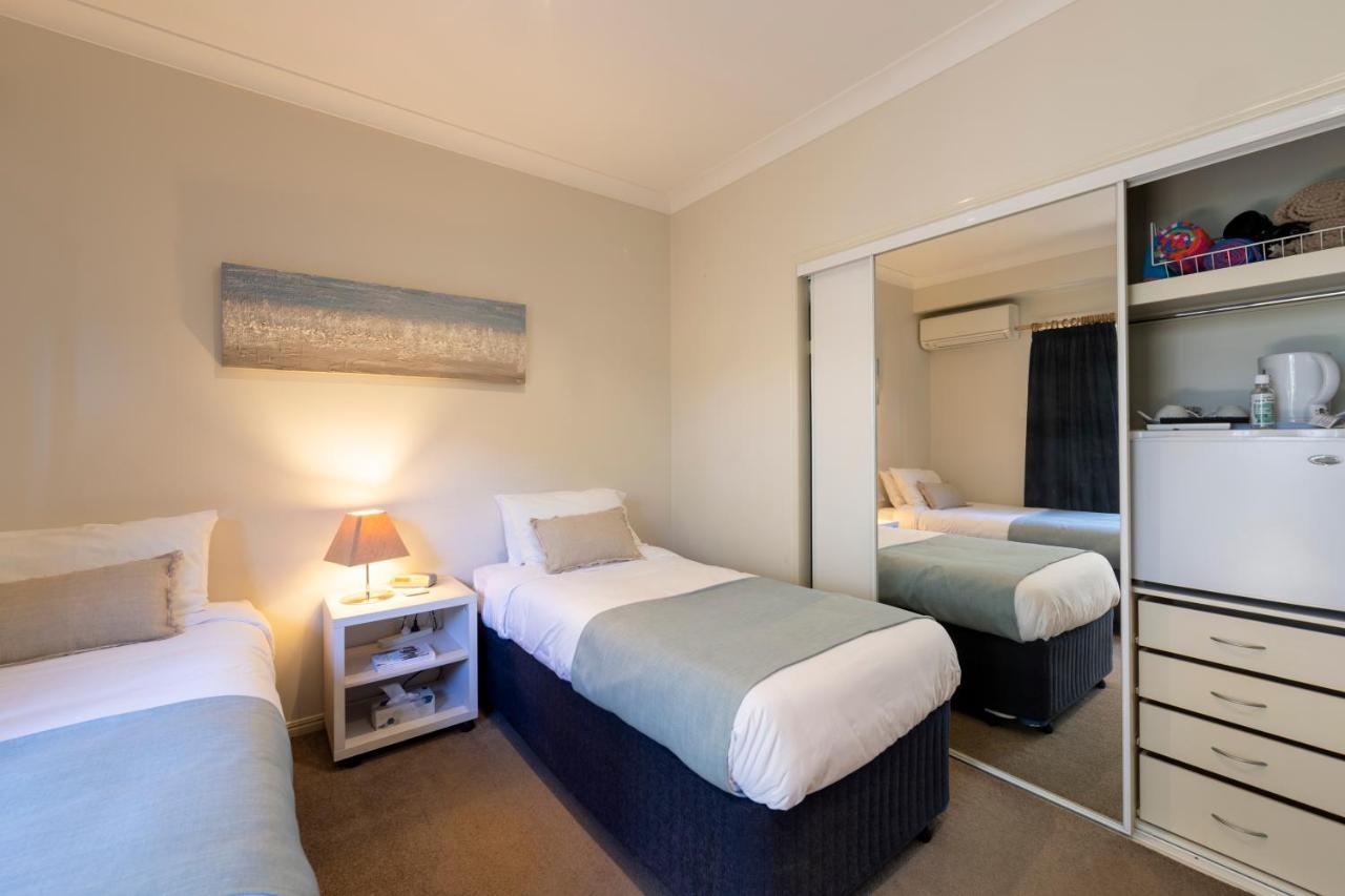 Beachhouse Bed And Breakfast Redcliffe Extérieur photo