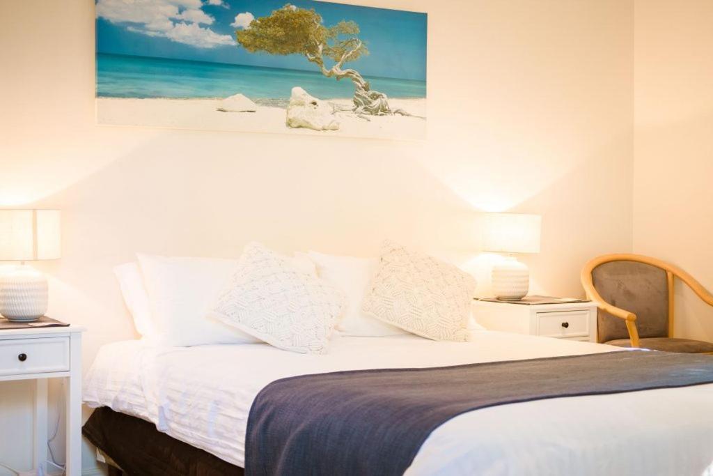 Beachhouse Bed And Breakfast Redcliffe Extérieur photo