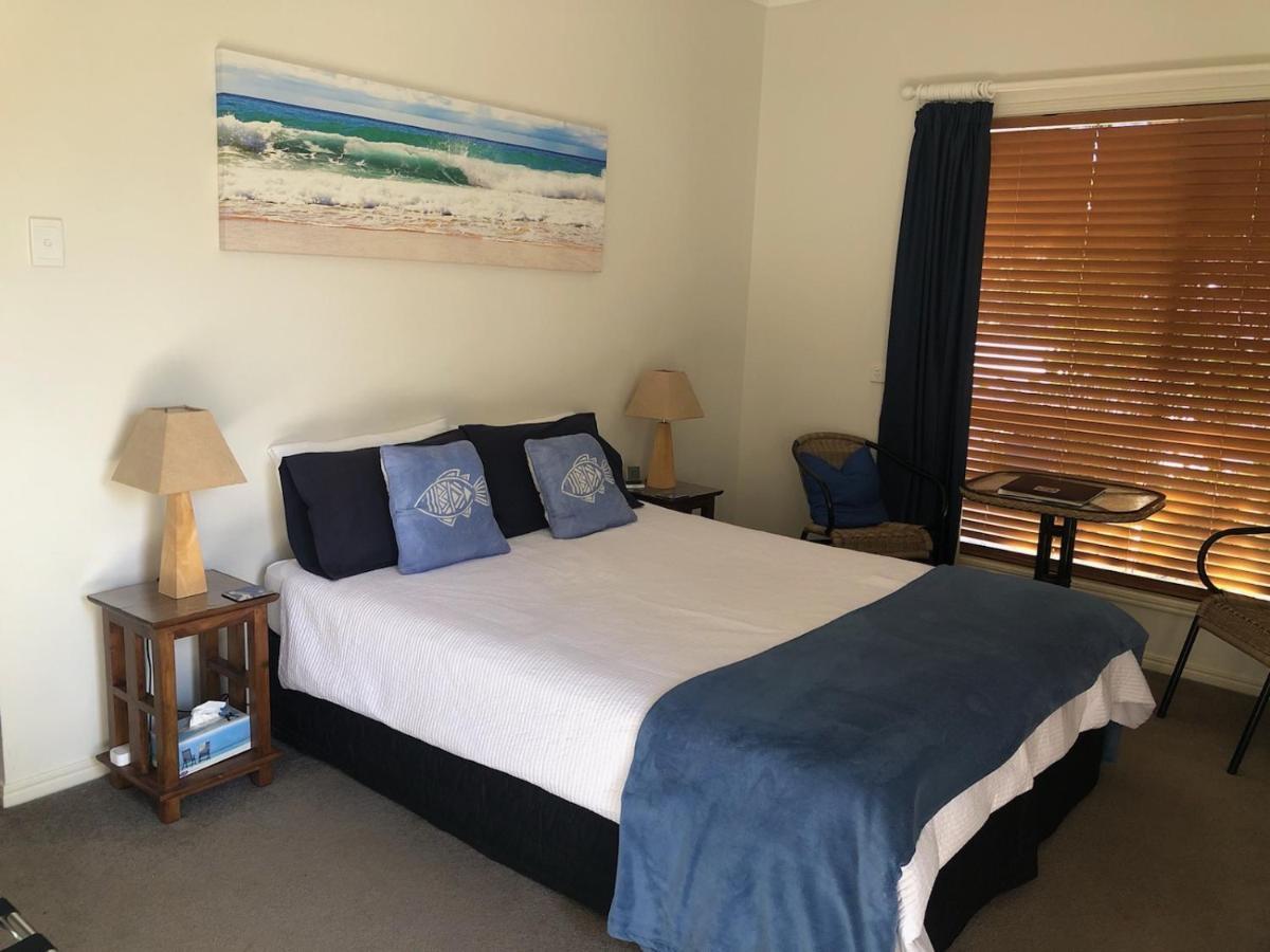 Beachhouse Bed And Breakfast Redcliffe Extérieur photo